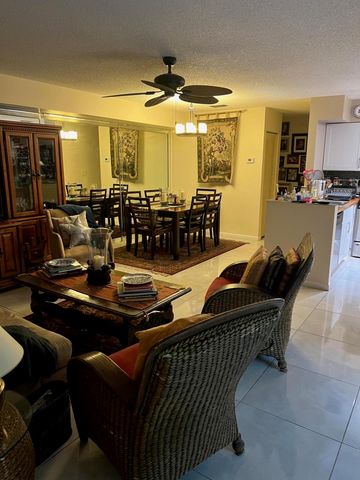 14888 WEDGEFIELD Drive 207, Delray Beach, FL 33446