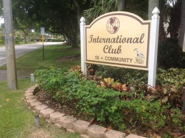 14888 WEDGEFIELD Drive 207, Delray Beach, FL 33446