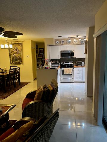 14888 WEDGEFIELD Drive 207, Delray Beach, FL 33446