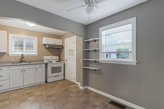 655 Norway (-665) St NE, Salem, OR 97301