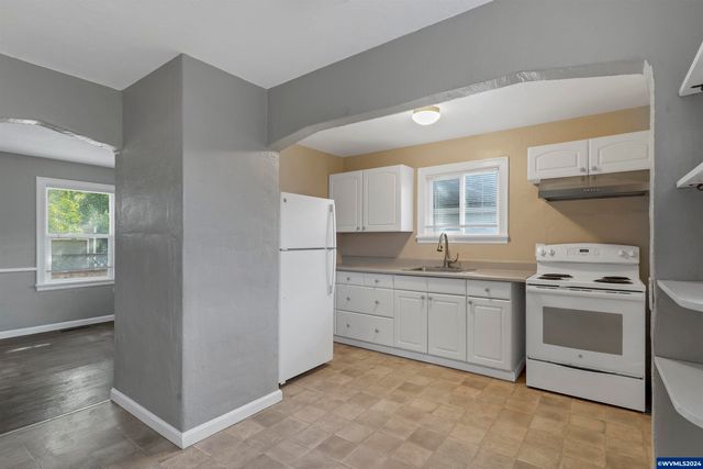 655 Norway (-665) St NE, Salem, OR 97301