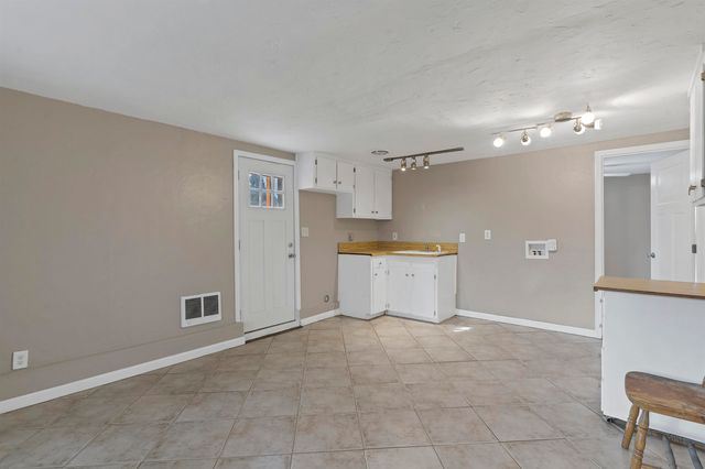 655 Norway (-665) St NE, Salem, OR 97301