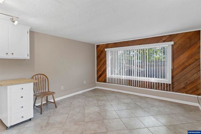 655 Norway (-665) St NE, Salem, OR 97301