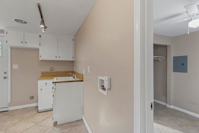 655 Norway (-665) St NE, Salem, OR 97301