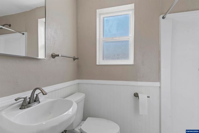 655 Norway (-665) St NE, Salem, OR 97301