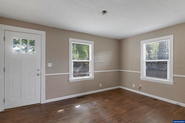 655 Norway (-665) St NE, Salem, OR 97301