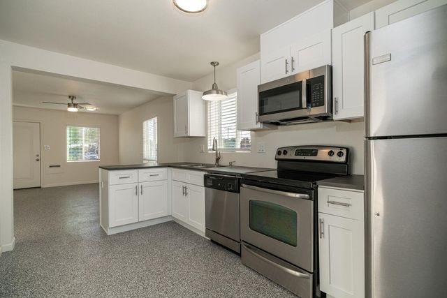 850 W Hazelwood Street, Phoenix, AZ 85013