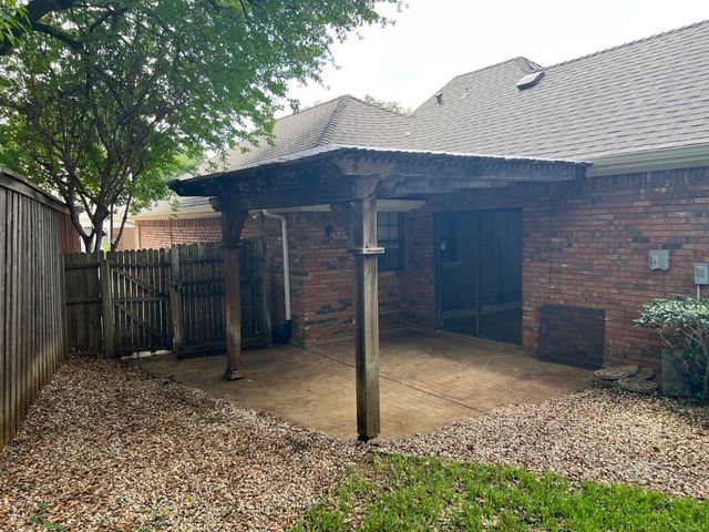 3028 Matterhorn Drive, Bedford, TX 76021