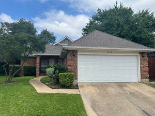 3028 Matterhorn Drive, Bedford, TX 76021