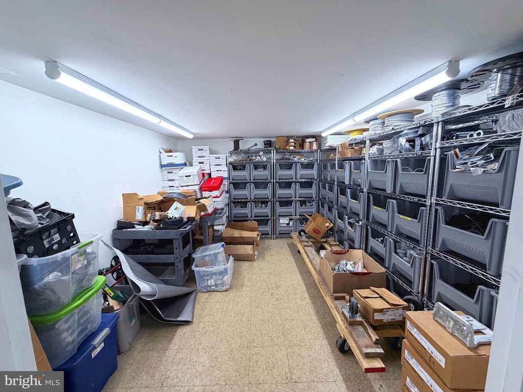 Image 5 of property listing at 101 SKIPJACK RD #9, Prince Frederick, MD 20678