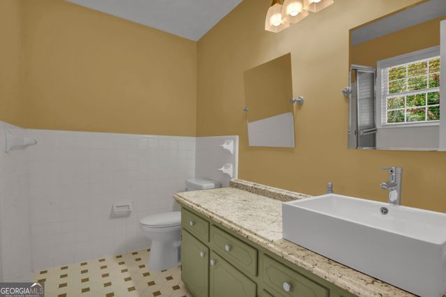 2594 W Fontainebleau Court, Atlanta, GA 30360