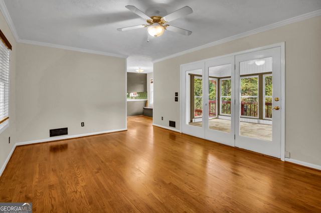 2594 W Fontainebleau Court, Atlanta, GA 30360