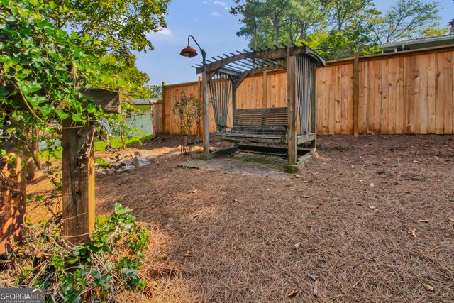 2594 W Fontainebleau Court, Atlanta, GA 30360