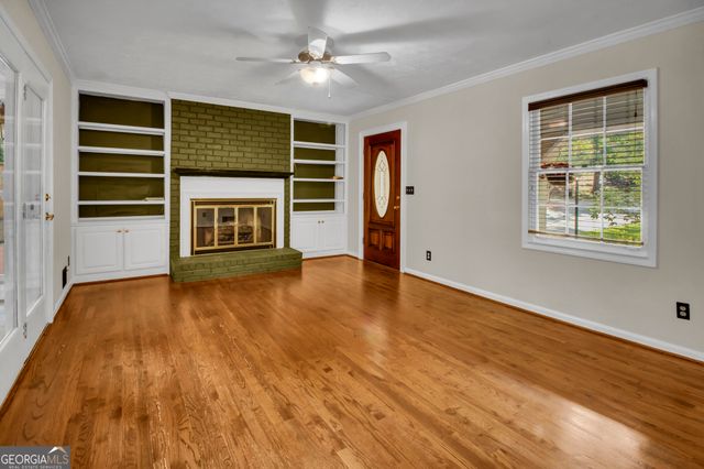 2594 W Fontainebleau Court, Atlanta, GA 30360