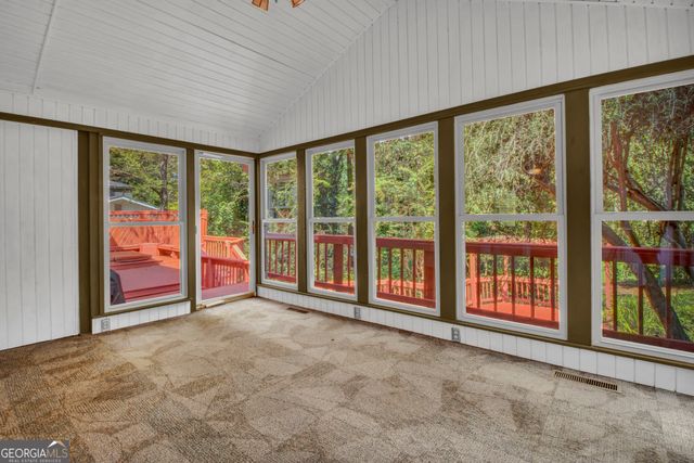 2594 W Fontainebleau Court, Atlanta, GA 30360