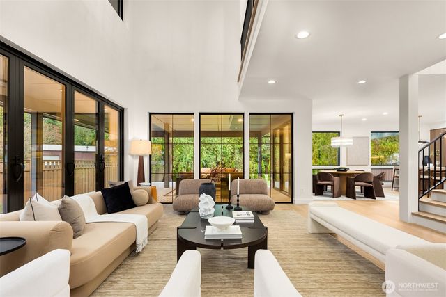 22900 101st Avenue SE, Woodinville, WA 98077