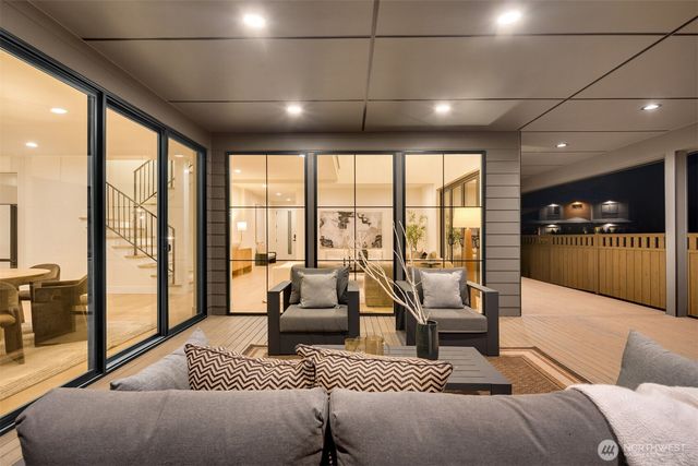 22900 101st Avenue SE, Woodinville, WA 98077