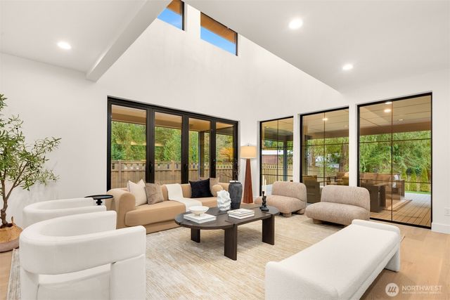 22900 101st Avenue SE, Woodinville, WA 98077