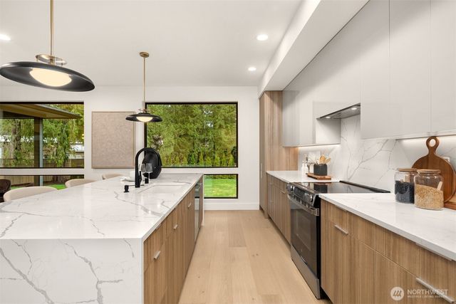 22900 101st Avenue SE, Woodinville, WA 98077