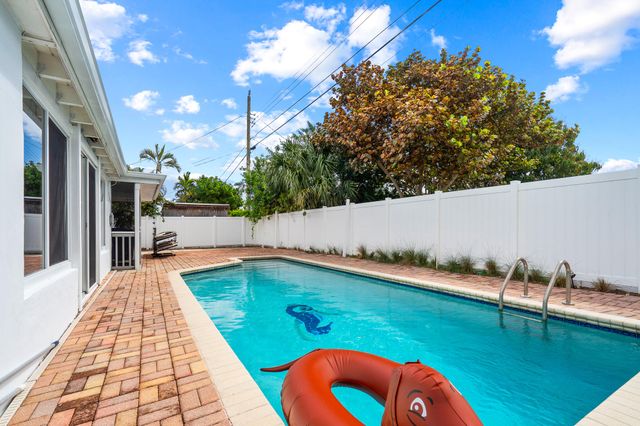 520 Flotilla Road, North Palm Beach, FL 33408