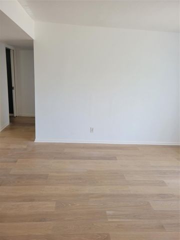 8425 Hearth Drive 25, Houston, TX 77054