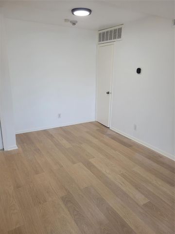 8425 Hearth Drive 25, Houston, TX 77054