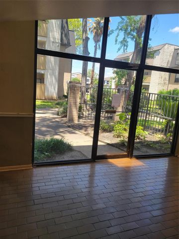 8425 Hearth Drive 25, Houston, TX 77054