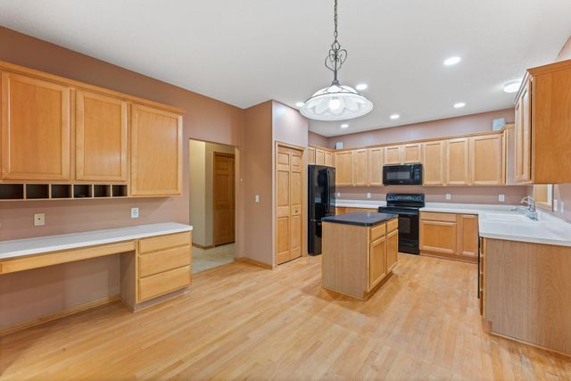 11841 86th Avenue N, Maple Grove, MN 55369