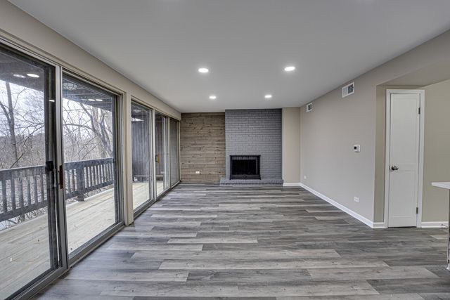 5522 E Lake Drive B, Lisle, IL 60532