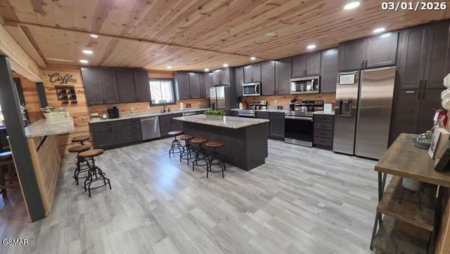 2869 Hatcher Mountain Road, Sevierville, TN 37862