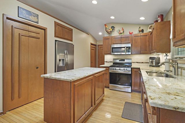 5005 89th PLACE, Kenosha, WI 53142