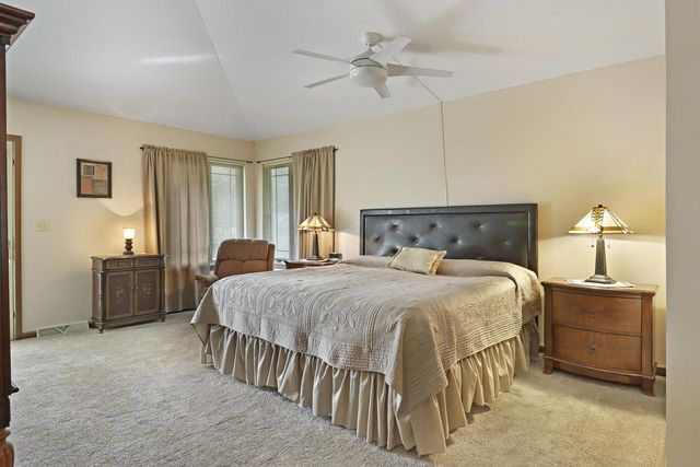 5005 89th PLACE, Kenosha, WI 53142