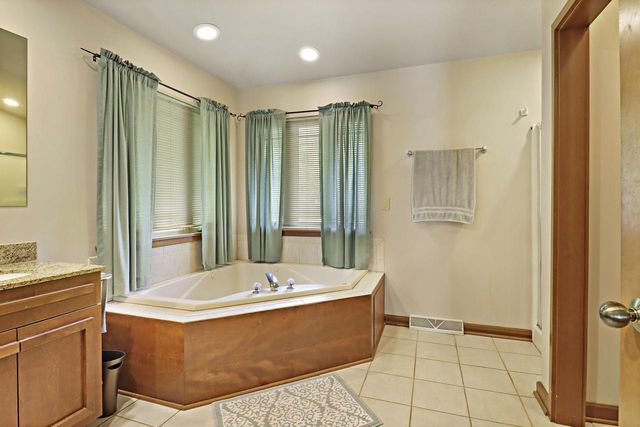 5005 89th PLACE, Kenosha, WI 53142