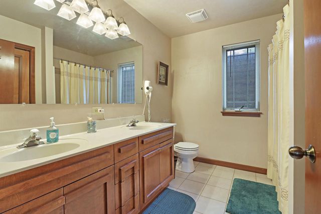 5005 89th PLACE, Kenosha, WI 53142