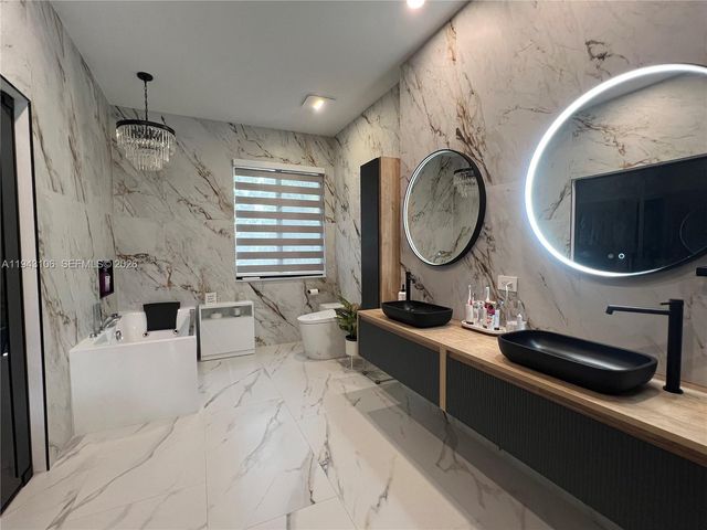 7782 NW 18th St, Pembroke Pines, FL 33024