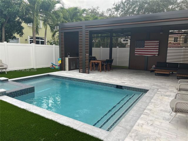 7782 NW 18th St, Pembroke Pines, FL 33024