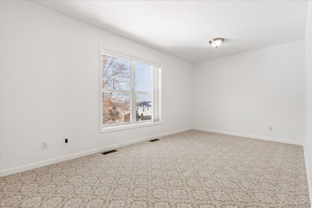 44 Greenvale Circle, White Plains, NY 10607