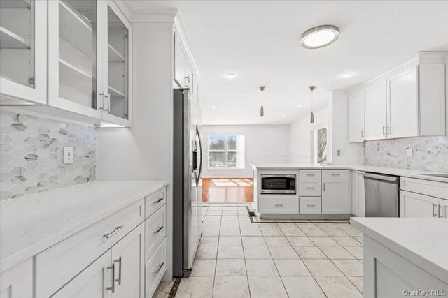 44 Greenvale Circle, White Plains, NY 10607