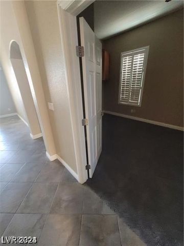 9622 Staff Lane, Las Vegas, NV 89178