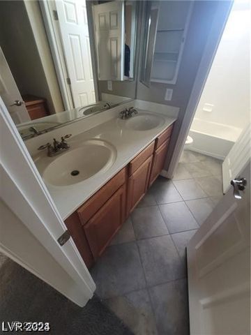 9622 Staff Lane, Las Vegas, NV 89178