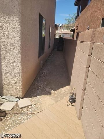 9622 Staff Lane, Las Vegas, NV 89178