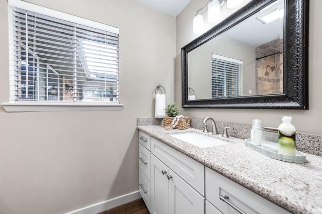 6030 Warm Springs Road, Houston, TX 77035