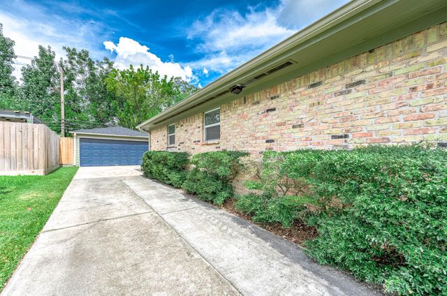 6030 Warm Springs Road, Houston, TX 77035