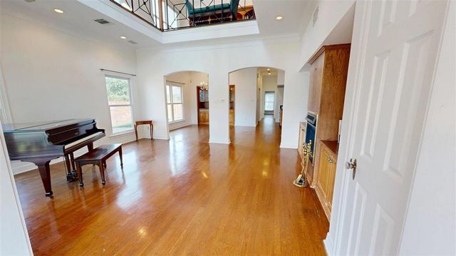 219 Shell Beach Drive, Lake Charles, LA 70601