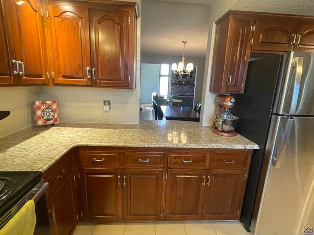 3800 SW Nottingham RD, Topeka, KS 66610