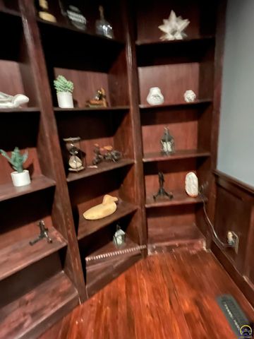 3800 SW Nottingham RD, Topeka, KS 66610