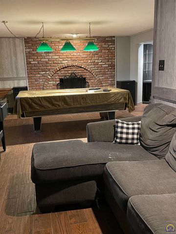 3800 SW Nottingham RD, Topeka, KS 66610