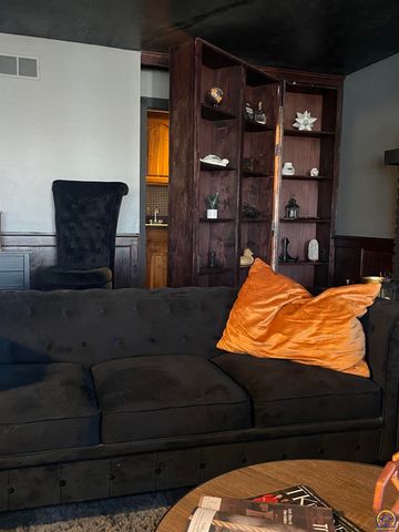 3800 SW Nottingham RD, Topeka, KS 66610