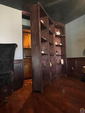 3800 SW Nottingham RD, Topeka, KS 66610