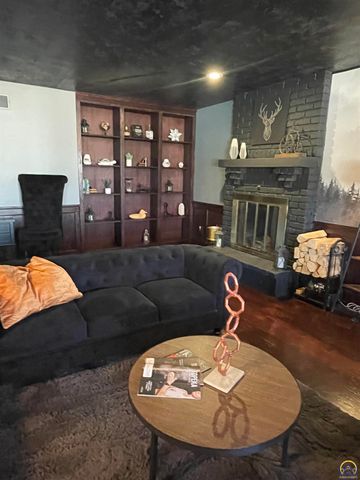 3800 SW Nottingham RD, Topeka, KS 66610